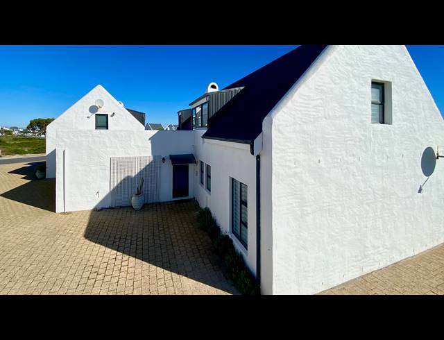 6 BEDROOM HOUSE FOR SALE IN DWARSKERSBOS